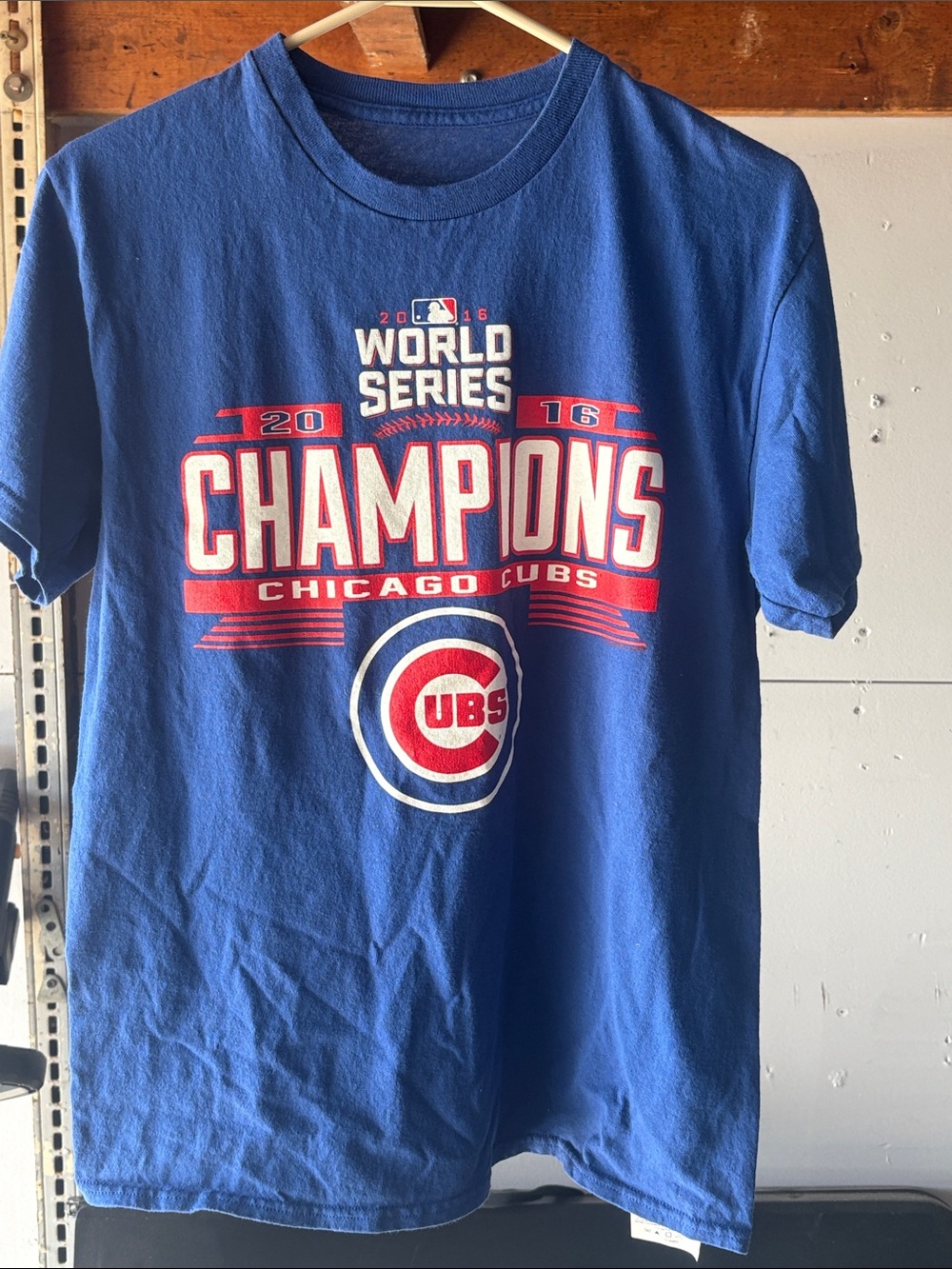 Chicago Cubs 2016 World Series Champions T-Shirt, Size Adult Medium